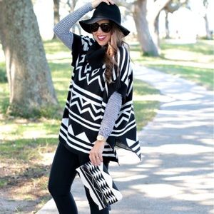 Old Navy poncho-sweater✨